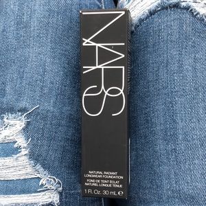 NARS natural radiant long wear foundation